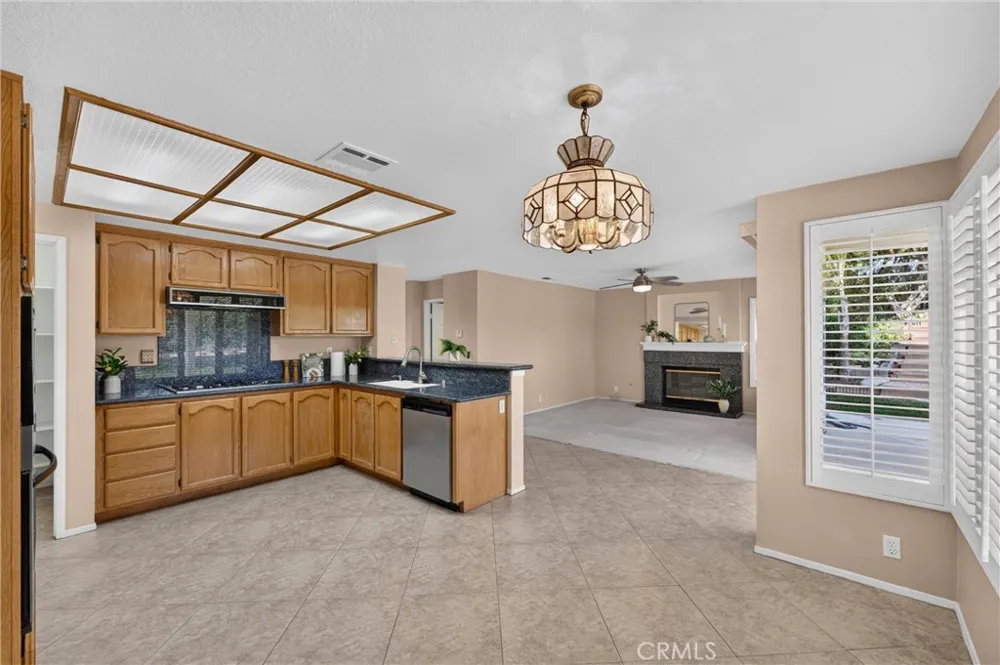 2000 Citrus Wood Lane Riverside, CA 92503