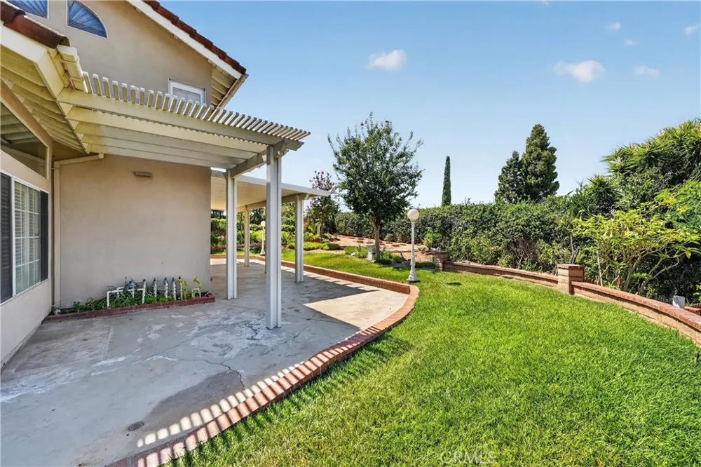 2000 Citrus Wood Lane Riverside, CA 92503