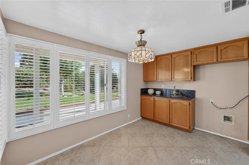 2000 Citrus Wood Lane Riverside, CA 92503