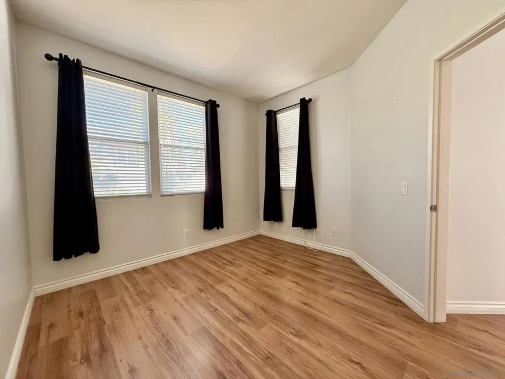 992 S Country Glen Way Anaheim, CA 92808