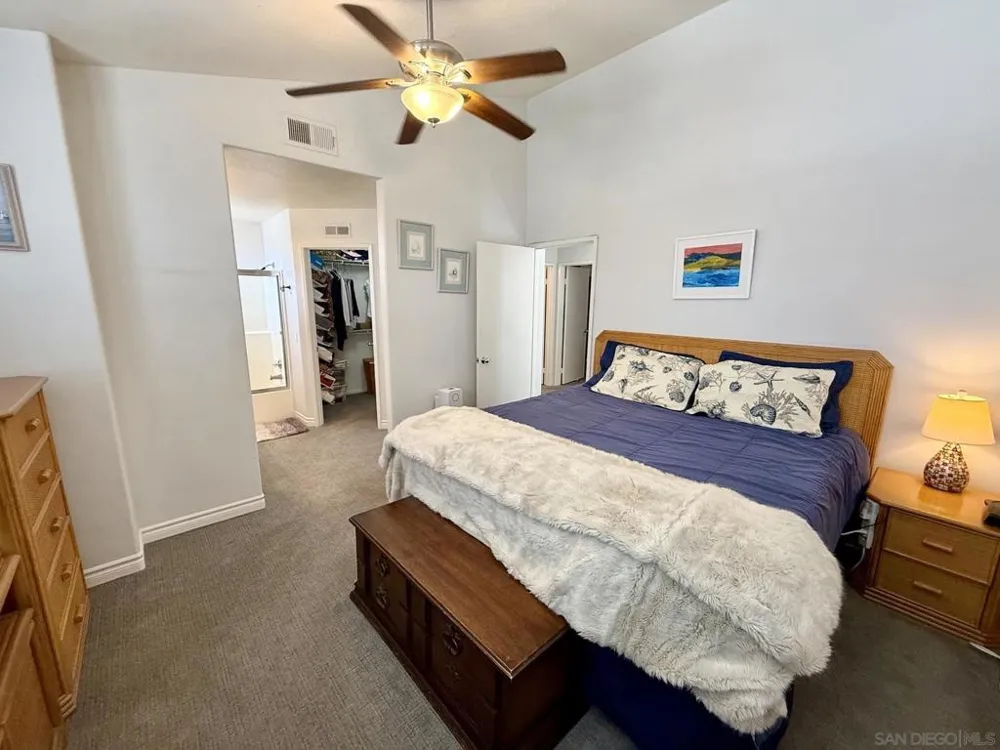 992 S Country Glen Way Anaheim, CA 92808