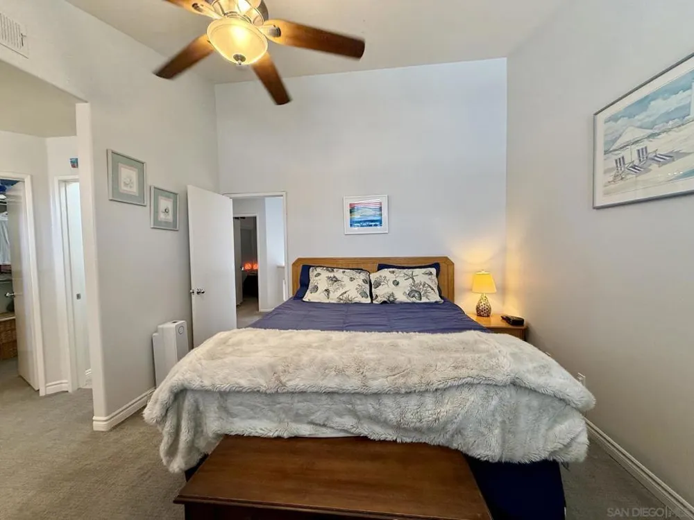 992 S Country Glen Way Anaheim, CA 92808