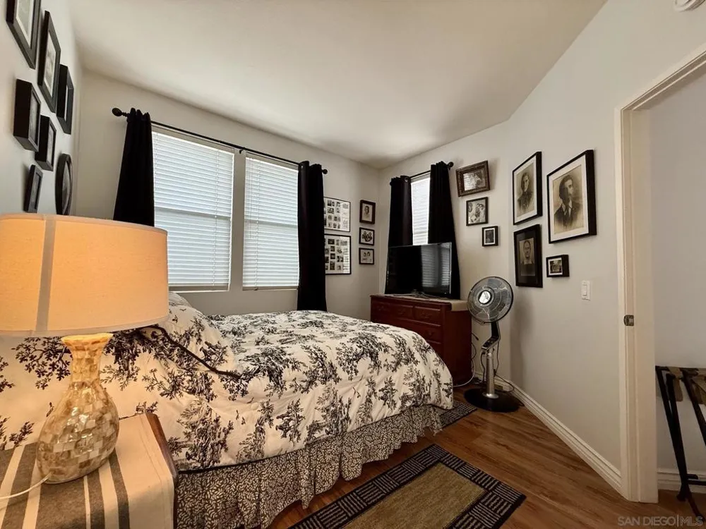 992 S Country Glen Way Anaheim, CA 92808