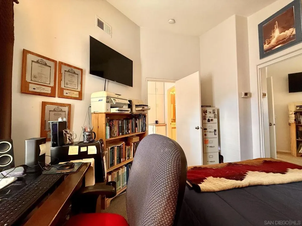 992 S Country Glen Way Anaheim, CA 92808