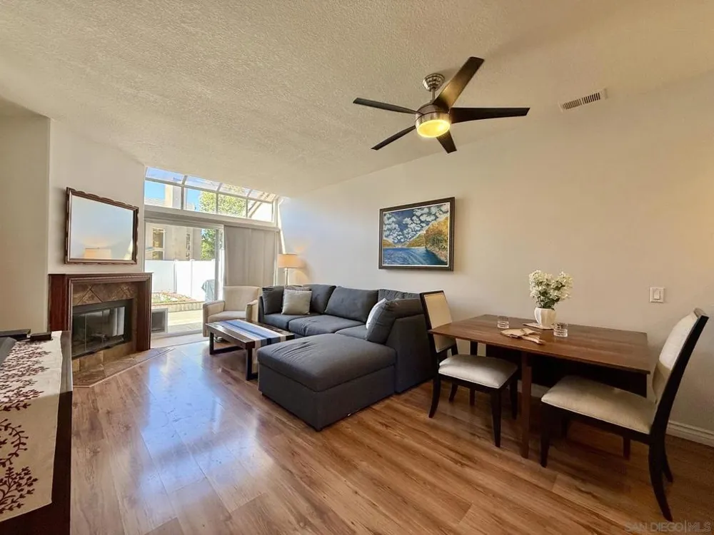 992 S Country Glen Way Anaheim, CA 92808