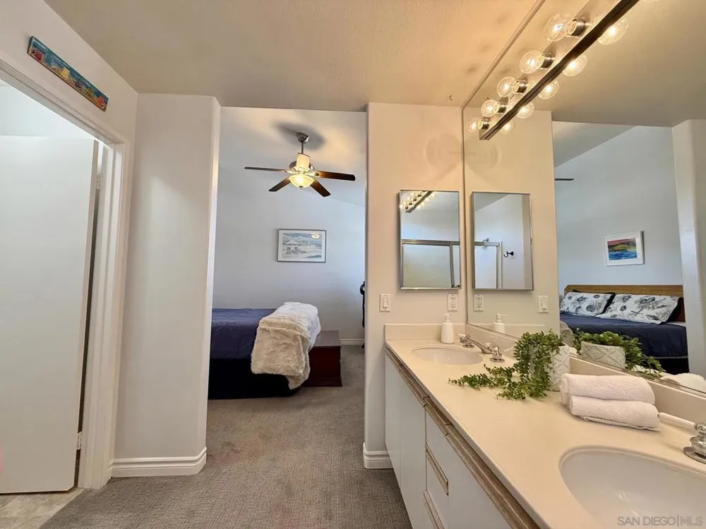 992 S Country Glen Way Anaheim, CA 92808