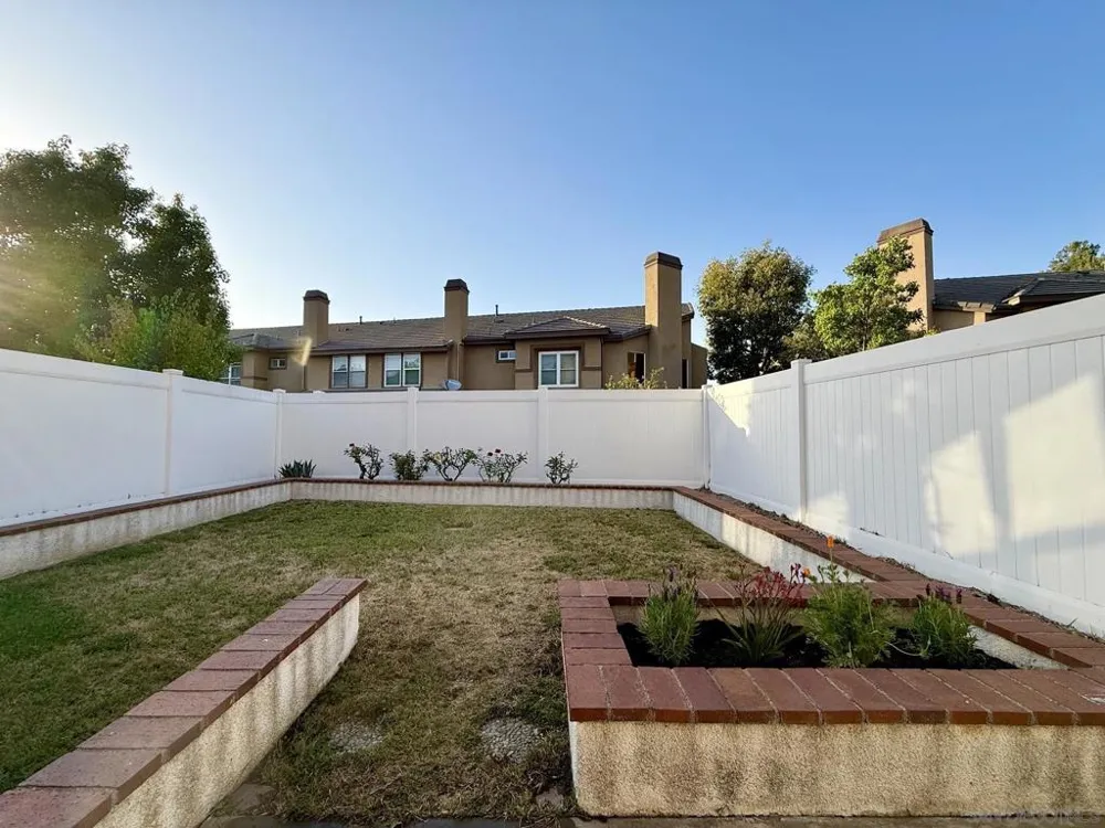 992 S Country Glen Way Anaheim, CA 92808