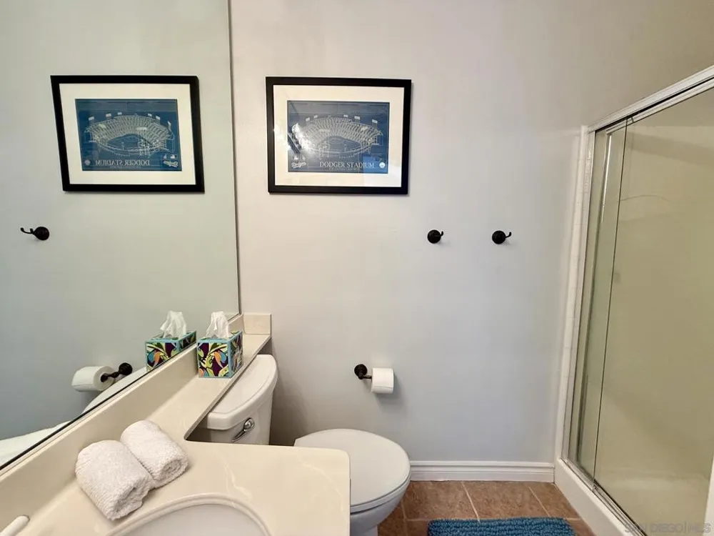 992 S Country Glen Way Anaheim, CA 92808