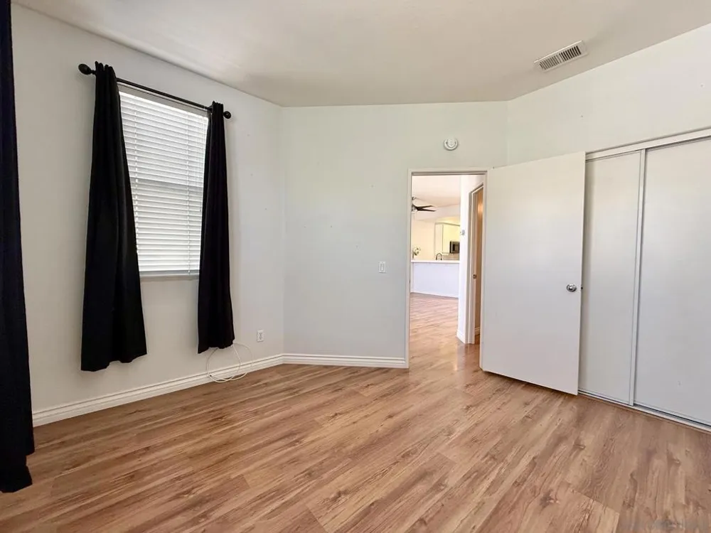 992 S Country Glen Way Anaheim, CA 92808