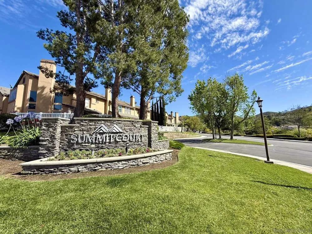 992 S Country Glen Way Anaheim, CA 92808