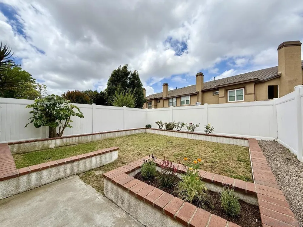 992 S Country Glen Way Anaheim, CA 92808