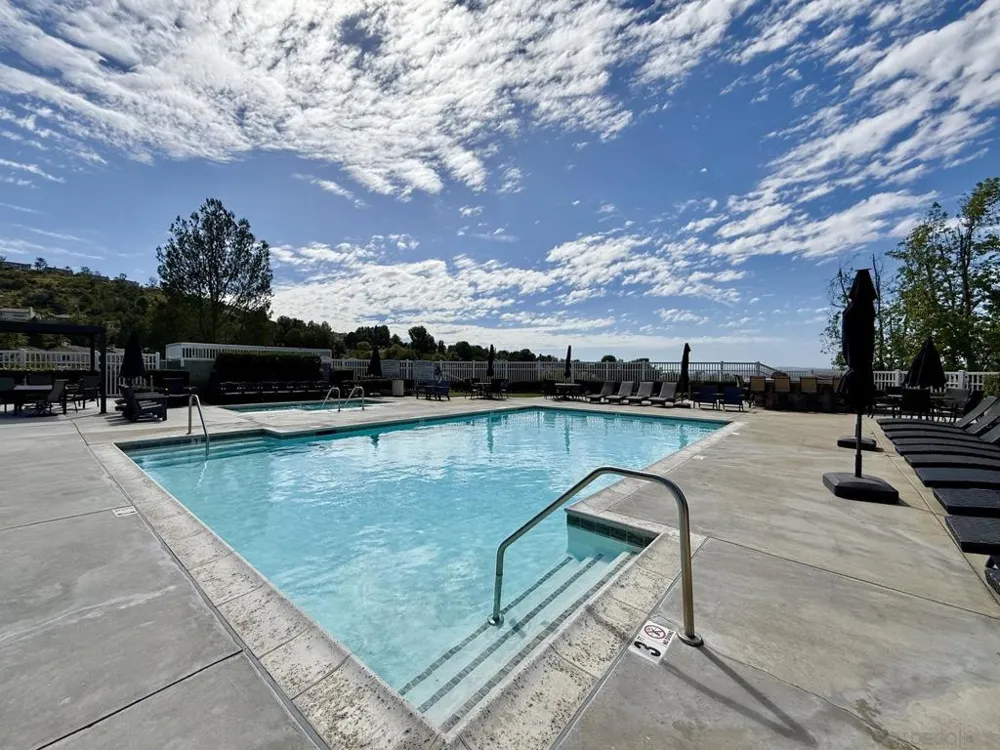 992 S Country Glen Way Anaheim, CA 92808