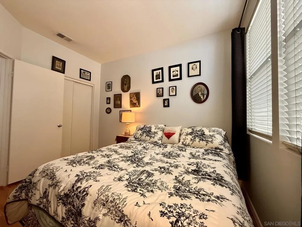 992 S Country Glen Way Anaheim, CA 92808