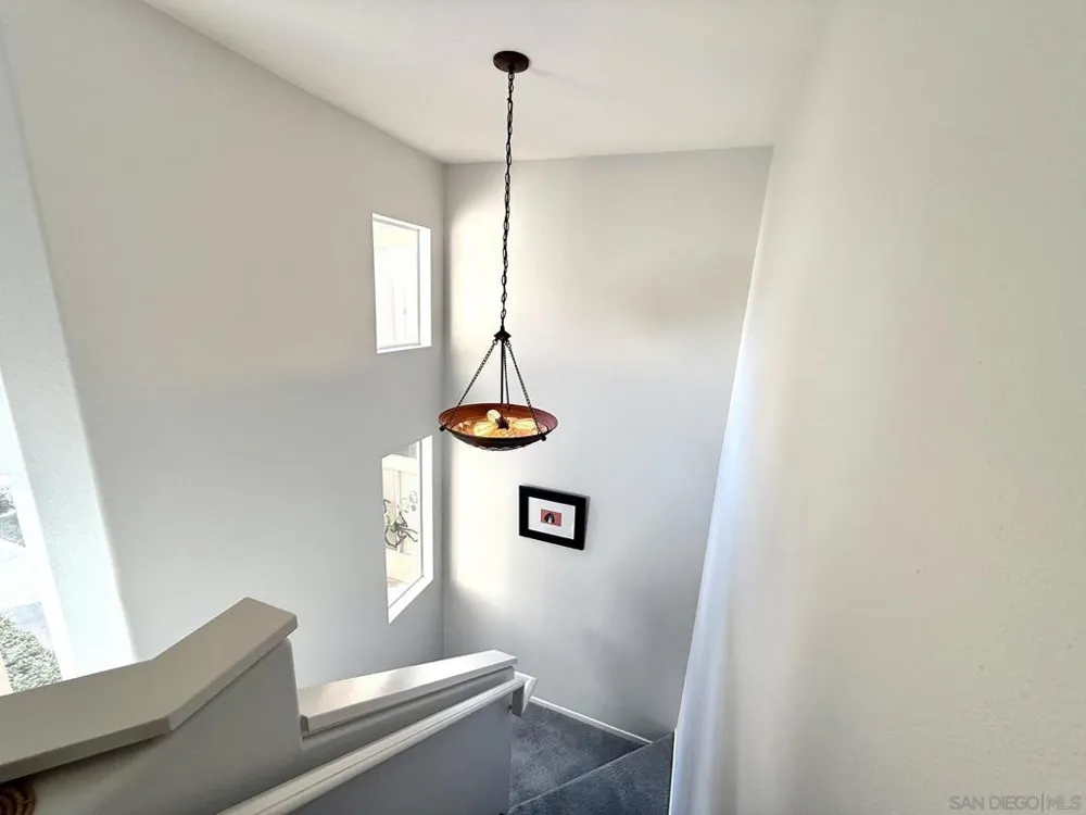 992 S Country Glen Way Anaheim, CA 92808