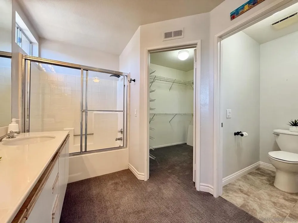 992 S Country Glen Way Anaheim, CA 92808