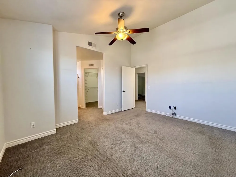 992 S Country Glen Way Anaheim, CA 92808