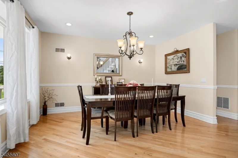 70 Farmingdale Rd Wayne, NJ 07470