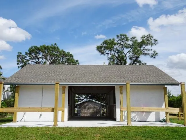 819 Cindy Circle Lane #~ Barn & Guest House Wellington, FL 33414