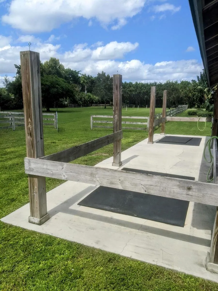 819 Cindy Circle Lane #~ Barn & Guest House Wellington, FL 33414
