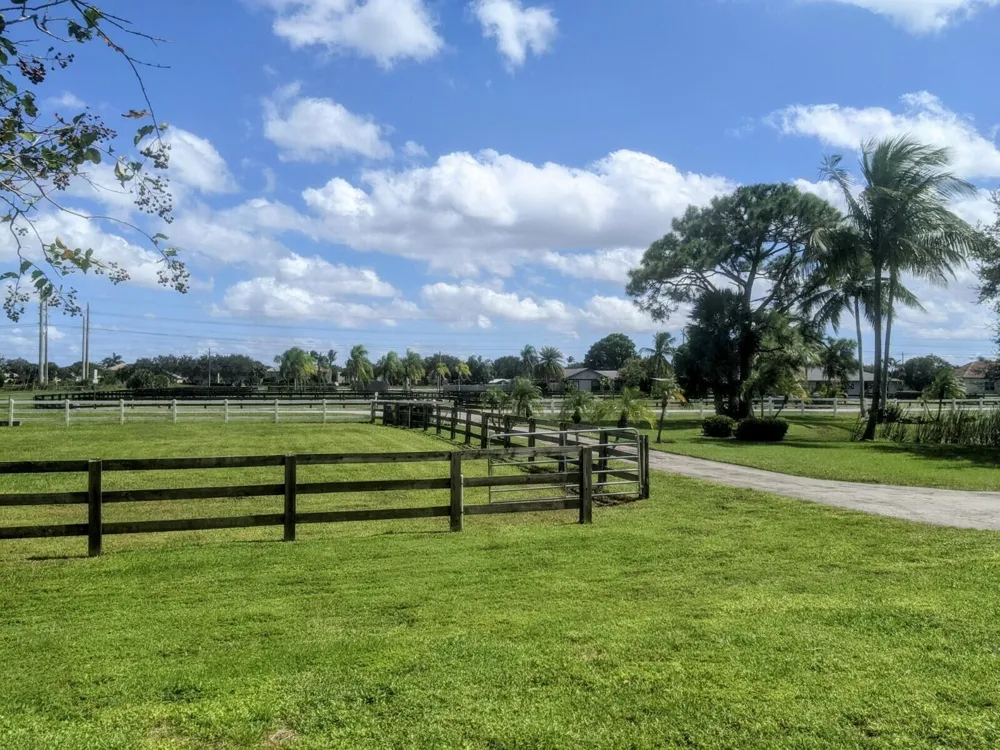 819 Cindy Circle Lane #~ Barn & Guest House Wellington, FL 33414