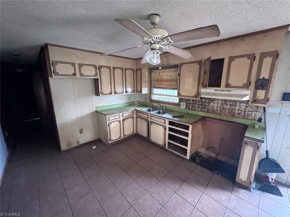 1763 Lamb Avenue High Point, NC 27260