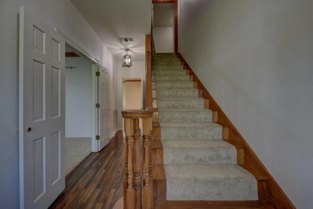 609 Piney Creek Road Bellville, TX 77418