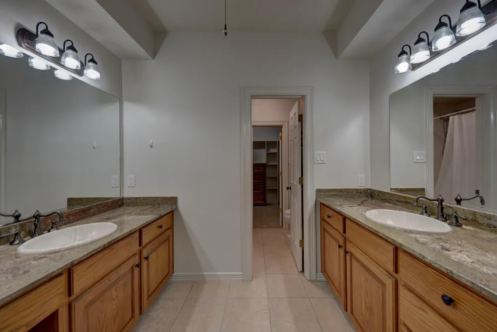 609 Piney Creek Road Bellville, TX 77418