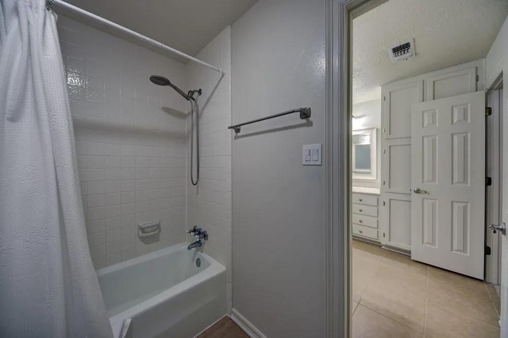 609 Piney Creek Road Bellville, TX 77418
