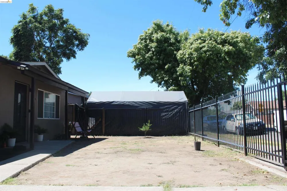 2268 E Marsh St Stockton, CA 95205