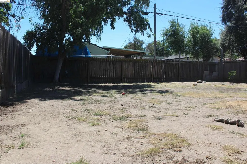 2268 E Marsh St Stockton, CA 95205
