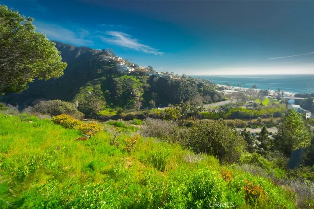 21711 Wesley Drive #A Laguna Beach, CA 92651