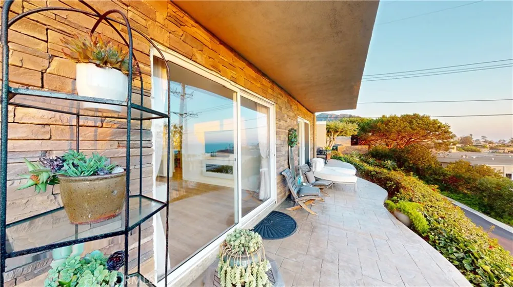 21711 Wesley Drive #A Laguna Beach, CA 92651