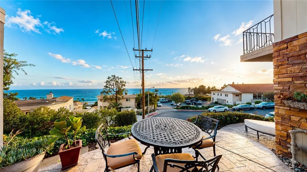 21711 Wesley Drive #A Laguna Beach, CA 92651