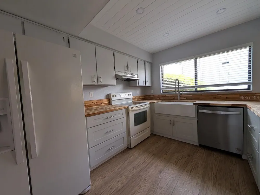 9209 SEMINOLE BOULEVARD #188 Seminole, FL 33772