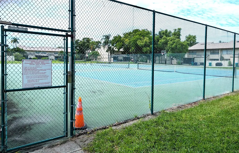 9209 SEMINOLE BOULEVARD #188 Seminole, FL 33772