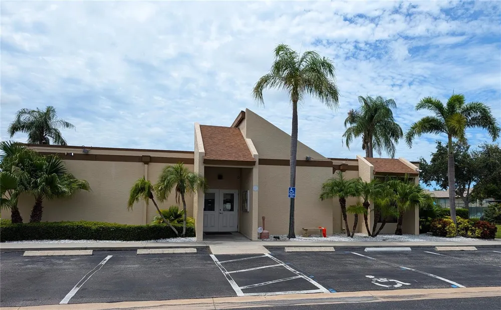 9209 SEMINOLE BOULEVARD #188 Seminole, FL 33772