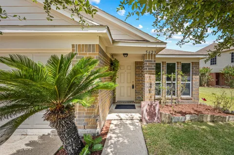 5623 Cinnamon Lake Drive