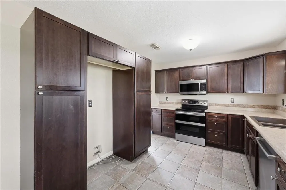 425 Blueberry Street Bridge City, TX 77611