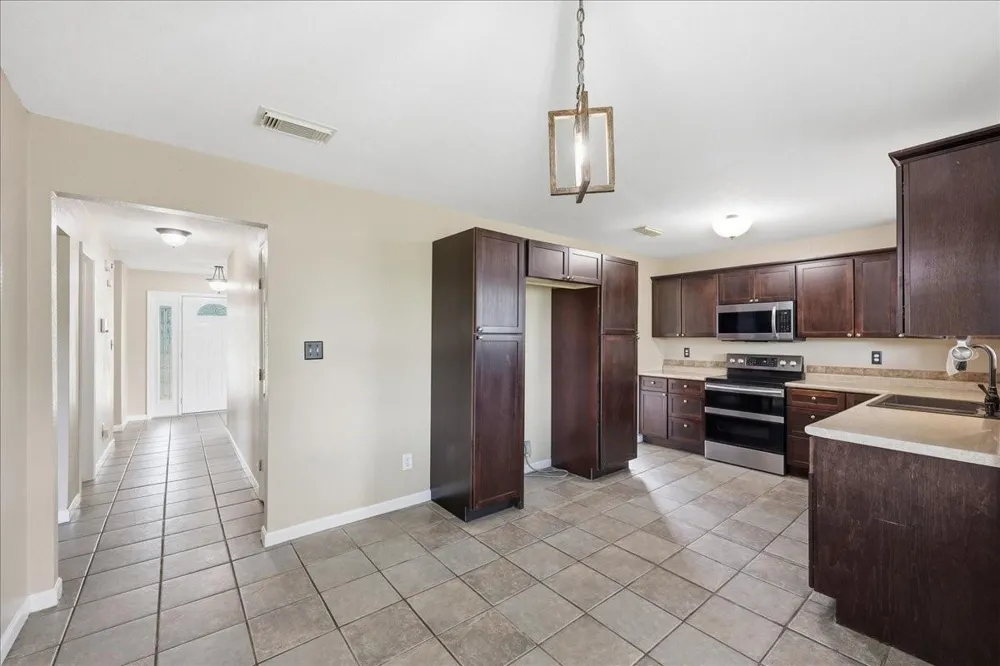 425 Blueberry Street Bridge City, TX 77611