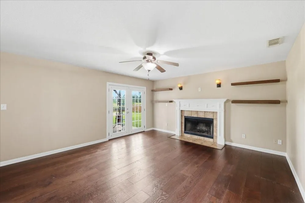 425 Blueberry Street Bridge City, TX 77611
