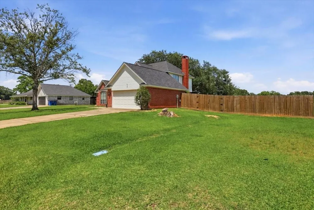 425 Blueberry Street Bridge City, TX 77611