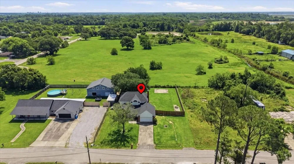 425 Blueberry Street Bridge City, TX 77611