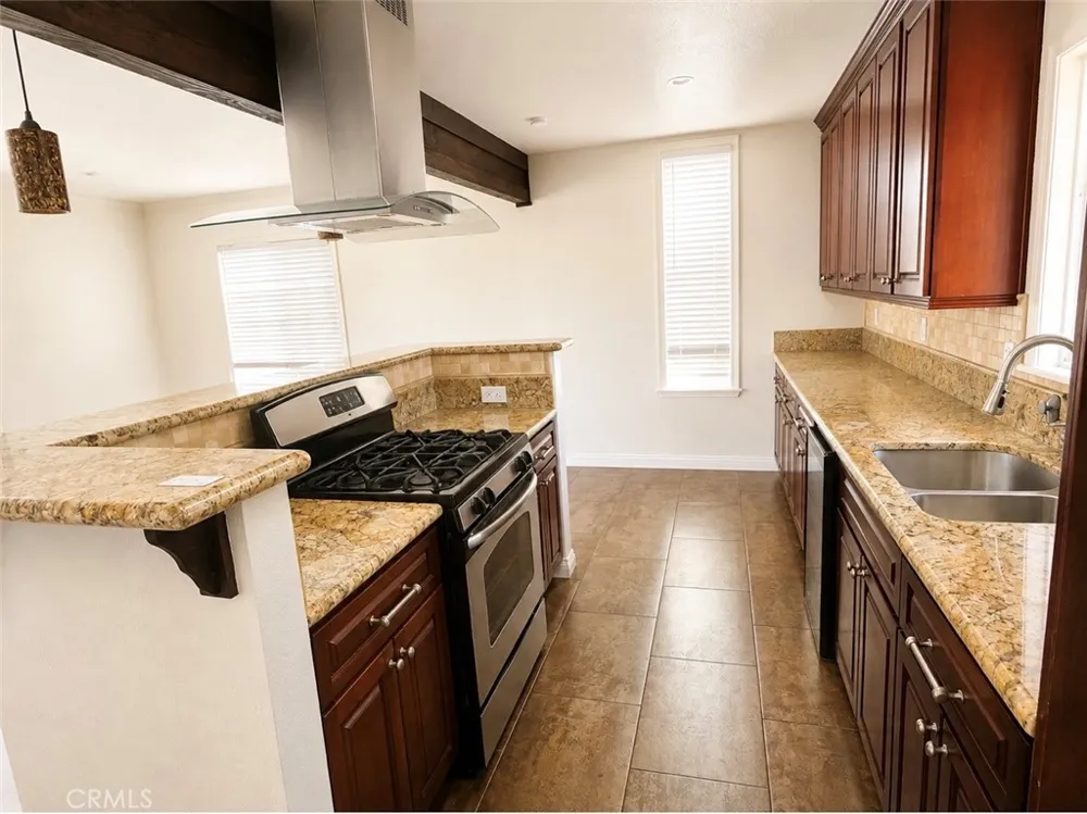 1185 W Hampshire Anaheim, CA 92802