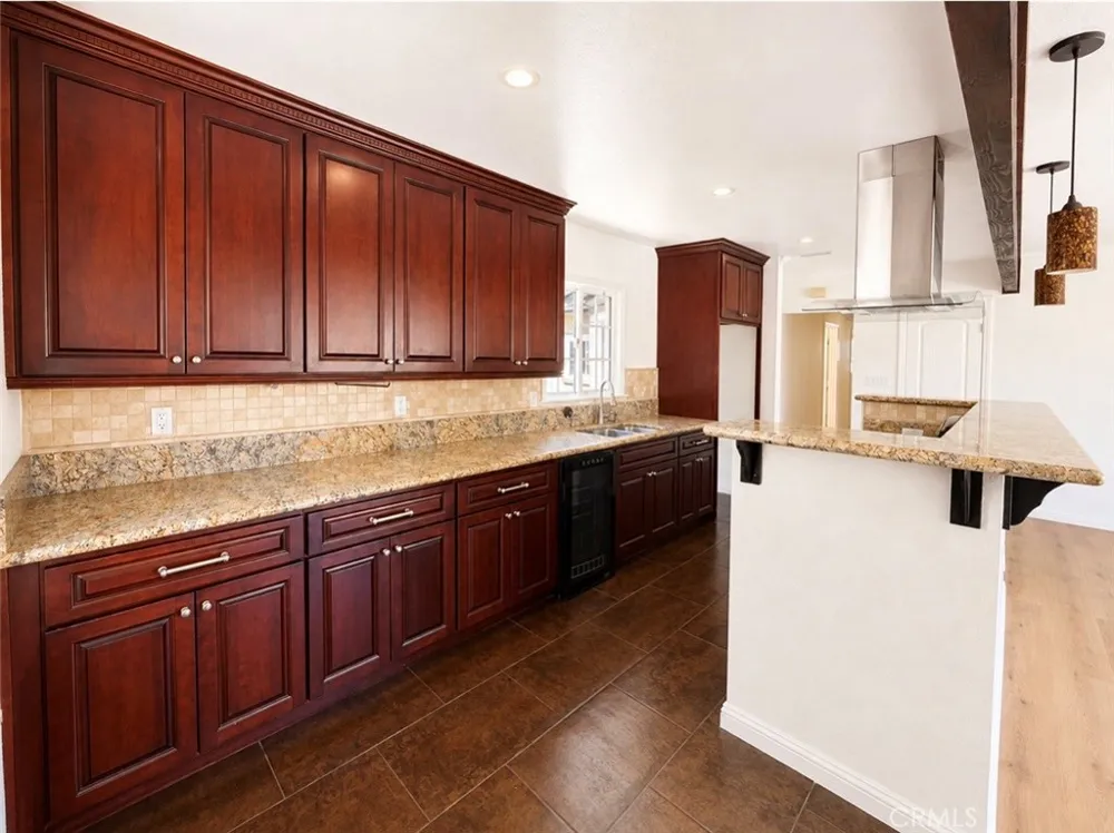 1185 W Hampshire Anaheim, CA 92802