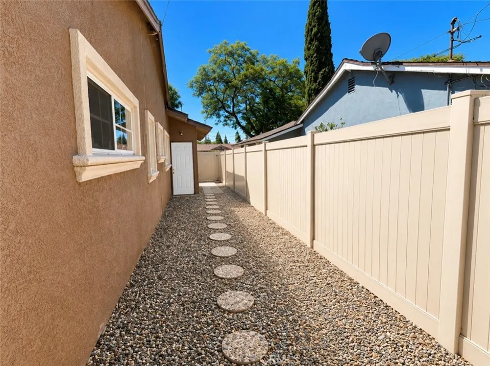 1185 W Hampshire Anaheim, CA 92802