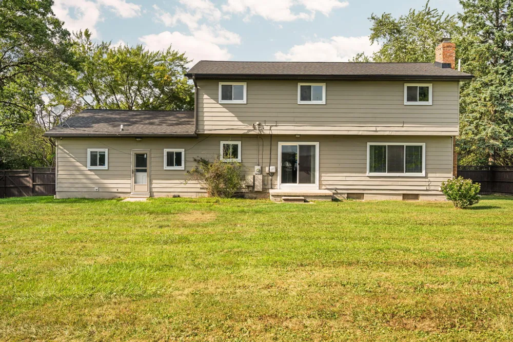 705 W Bemis Road Saline, MI 48176