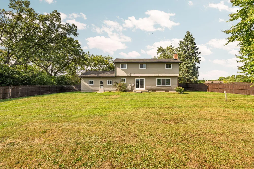 705 W Bemis Road Saline, MI 48176