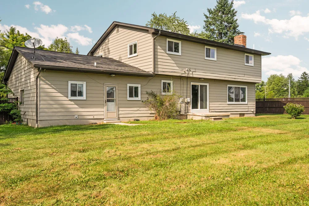 705 W Bemis Road Saline, MI 48176