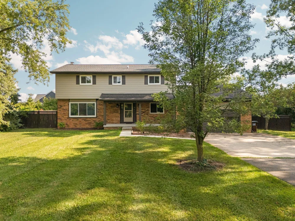 705 W Bemis Road Saline, MI 48176