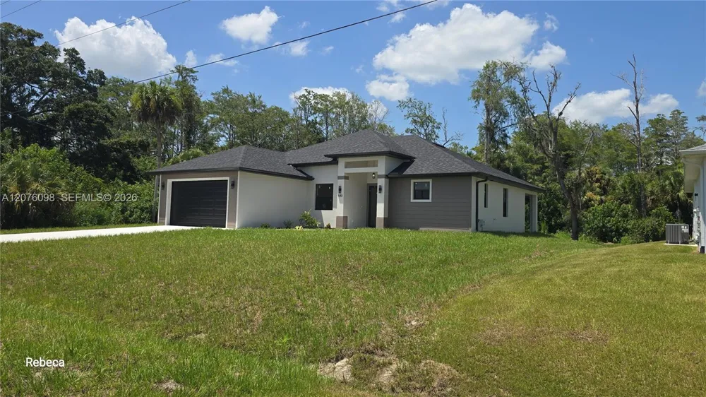 580 WOODVIEW DR Lehigh Acres, FL 33972